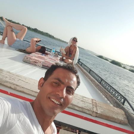 Nile Sunrise Felucca Boat Private Rental Luxor Ngoại thất bức ảnh