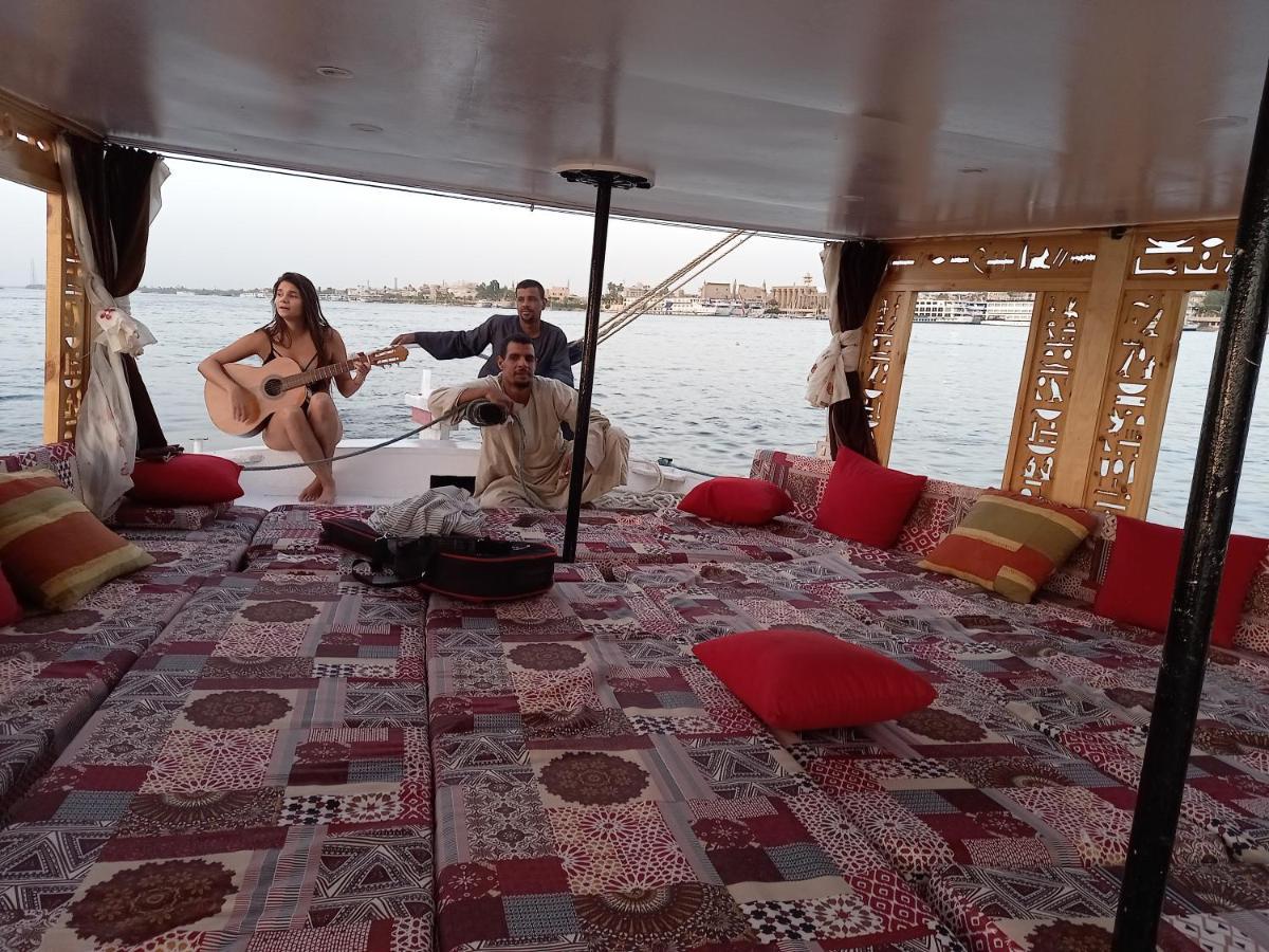 Nile Sunrise Felucca Boat Private Rental Luxor Ngoại thất bức ảnh