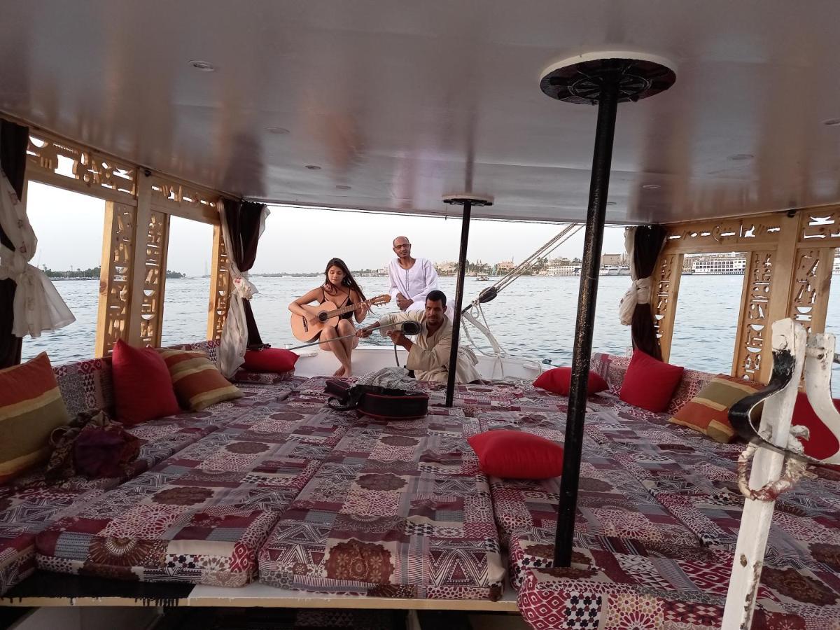 Nile Sunrise Felucca Boat Private Rental Luxor Ngoại thất bức ảnh