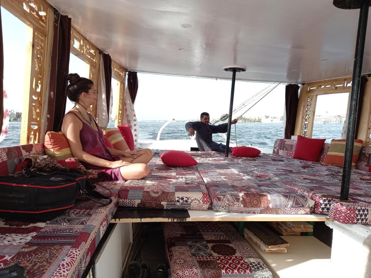 Nile Sunrise Felucca Boat Private Rental Luxor Ngoại thất bức ảnh