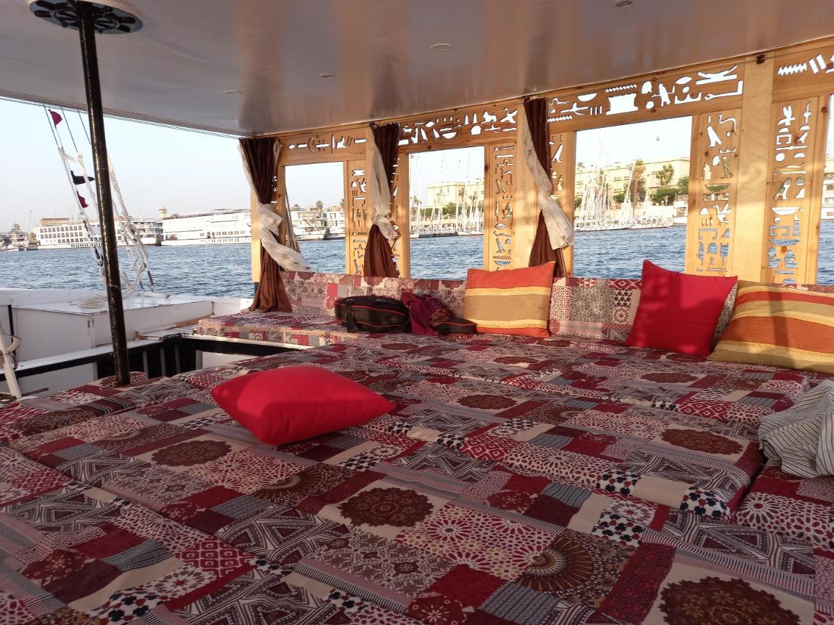 Nile Sunrise Felucca Boat Private Rental Luxor Ngoại thất bức ảnh