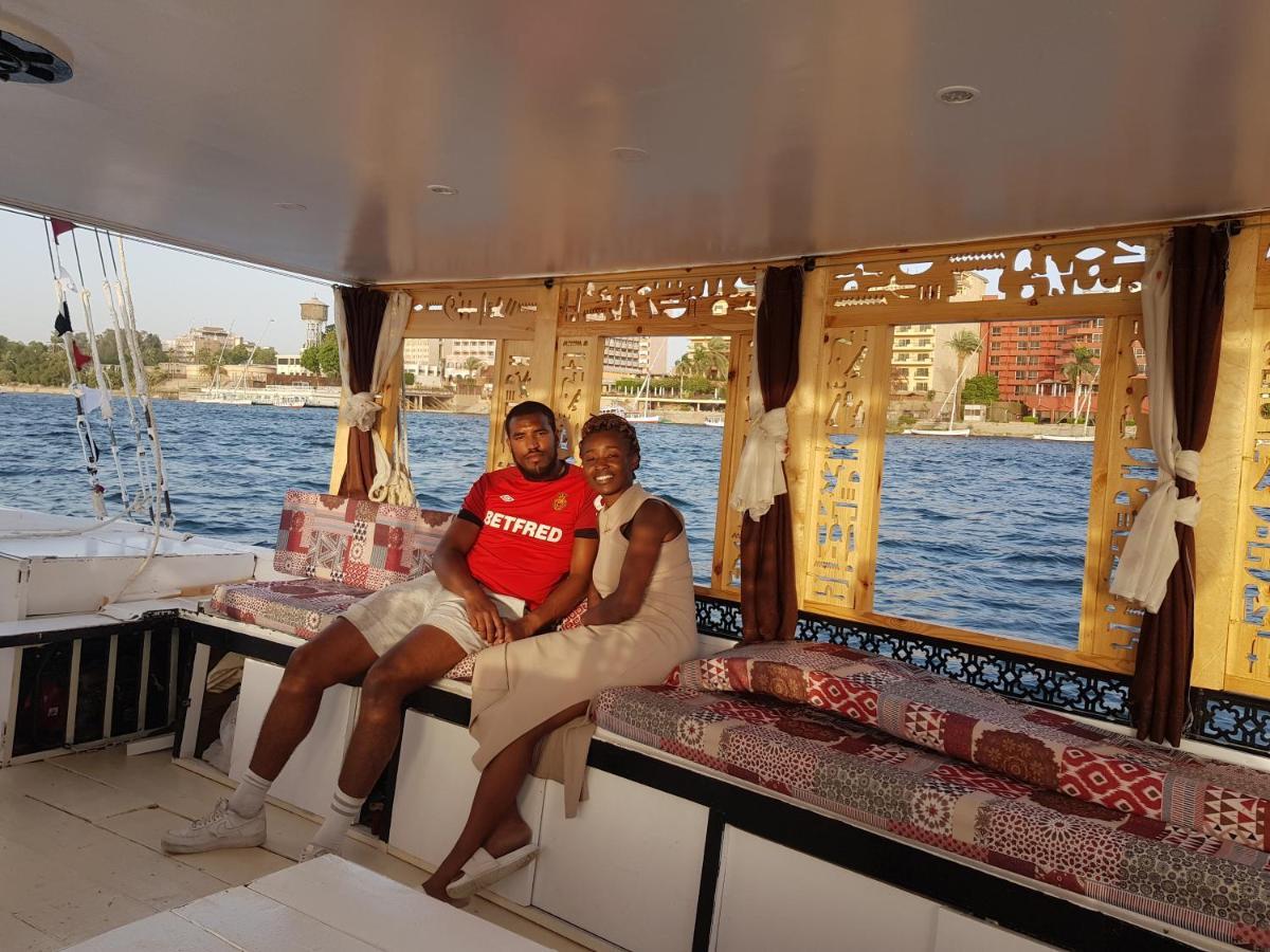 Nile Sunrise Felucca Boat Private Rental Luxor Ngoại thất bức ảnh