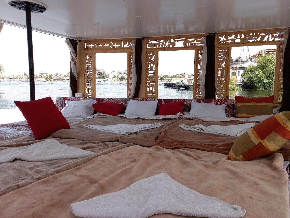 Nile Sunrise Felucca Boat Private Rental Luxor Ngoại thất bức ảnh