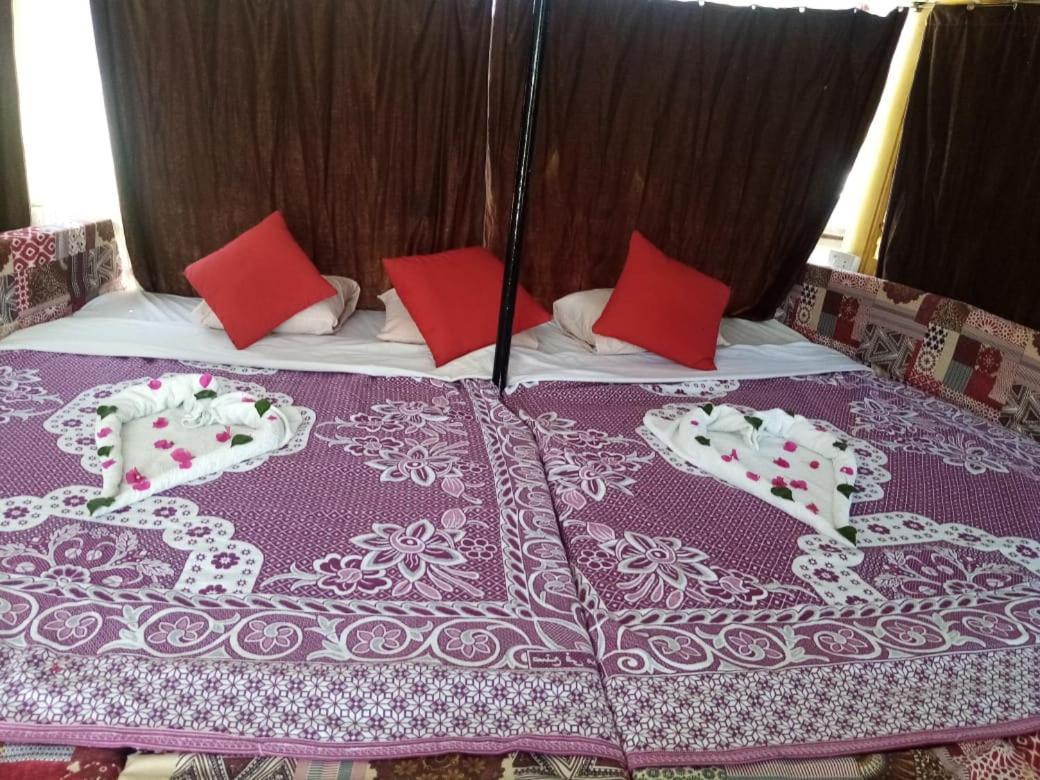 Nile Sunrise Felucca Boat Private Rental Luxor Ngoại thất bức ảnh
