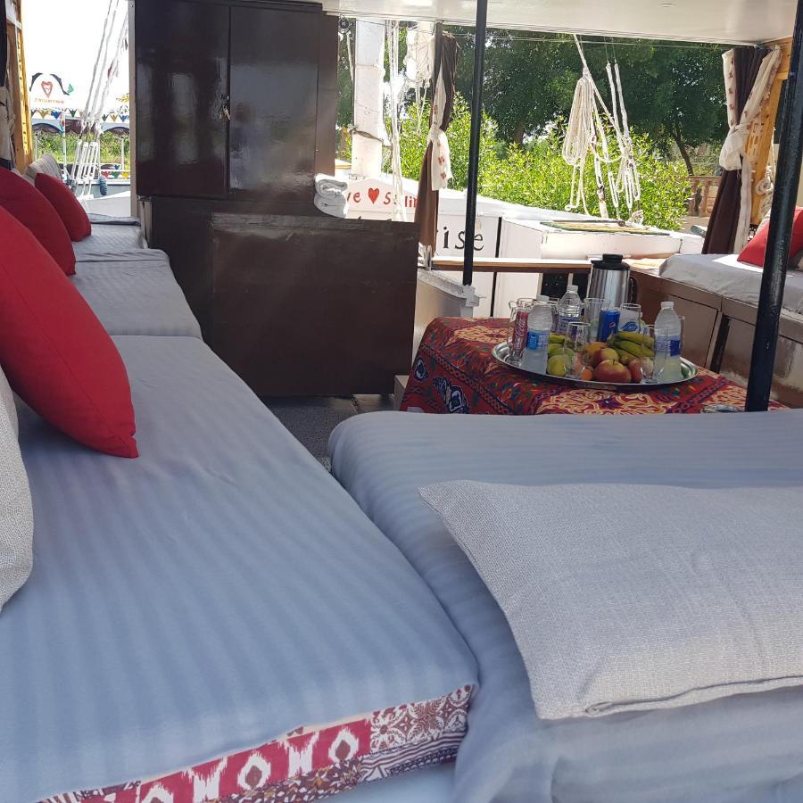 Nile Sunrise Felucca Boat Private Rental Luxor Ngoại thất bức ảnh