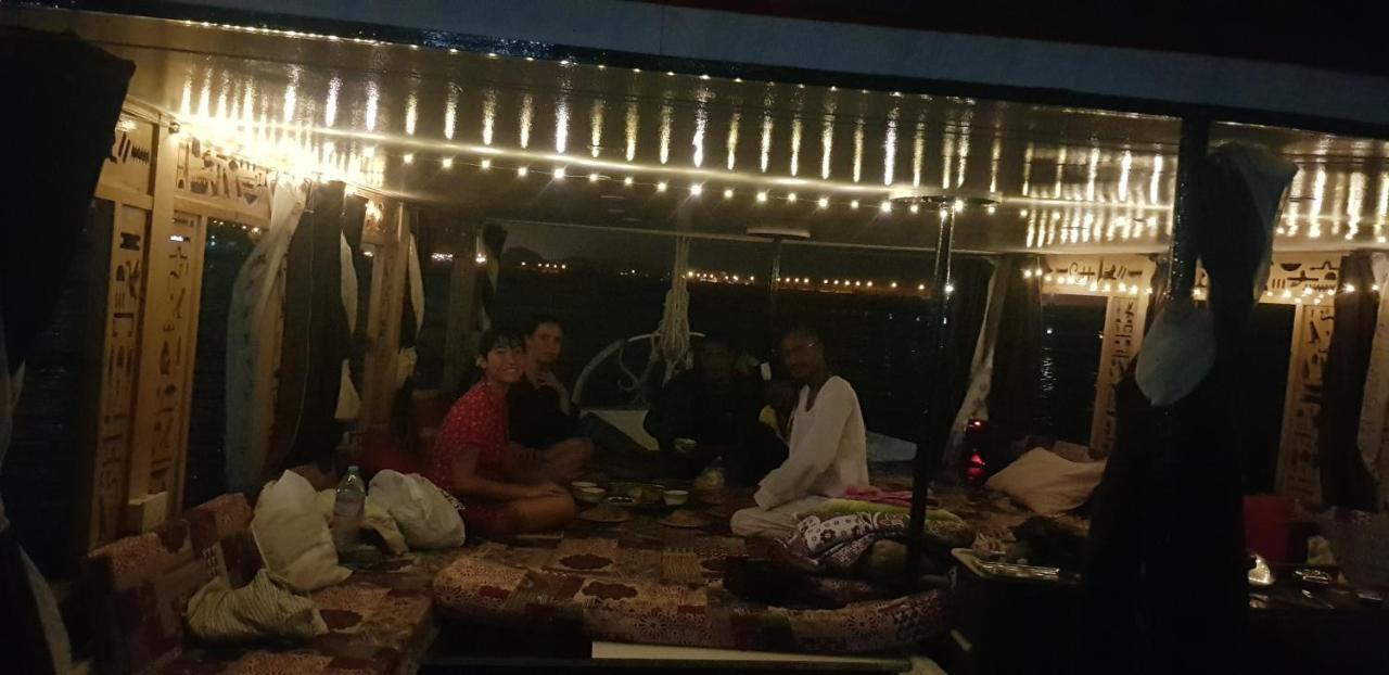 Nile Sunrise Felucca Boat Private Rental Luxor Ngoại thất bức ảnh