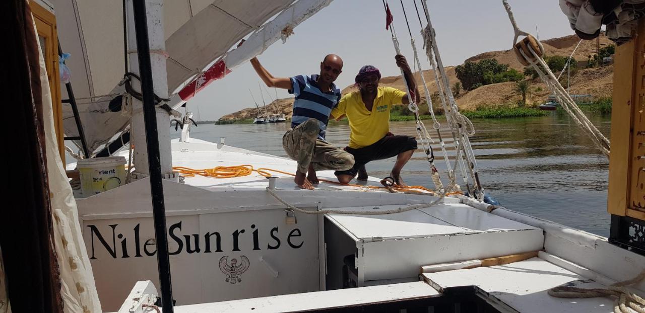 Nile Sunrise Felucca Boat Private Rental Luxor Ngoại thất bức ảnh
