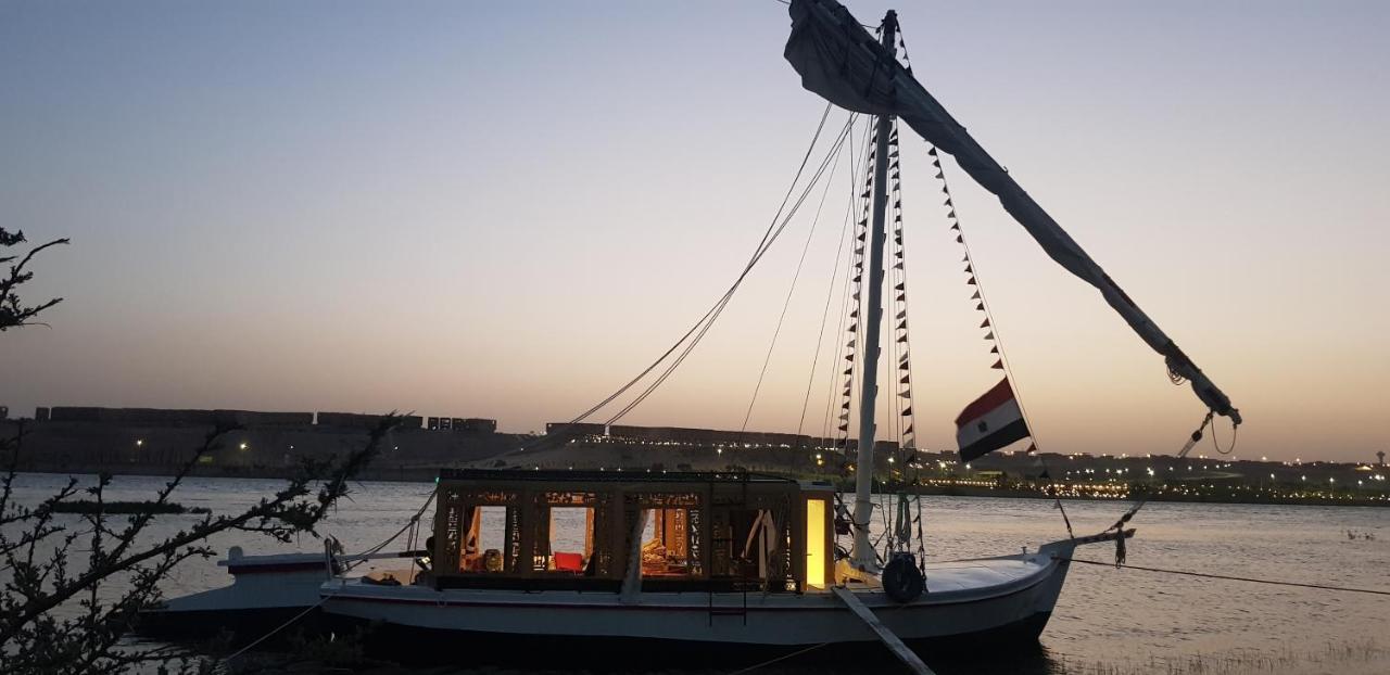 Nile Sunrise Felucca Boat Private Rental Luxor Ngoại thất bức ảnh