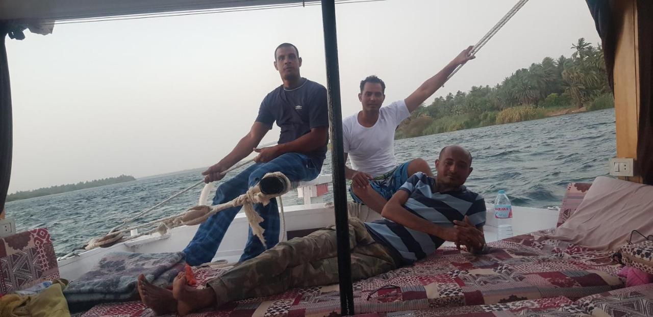 Nile Sunrise Felucca Boat Private Rental Luxor Ngoại thất bức ảnh