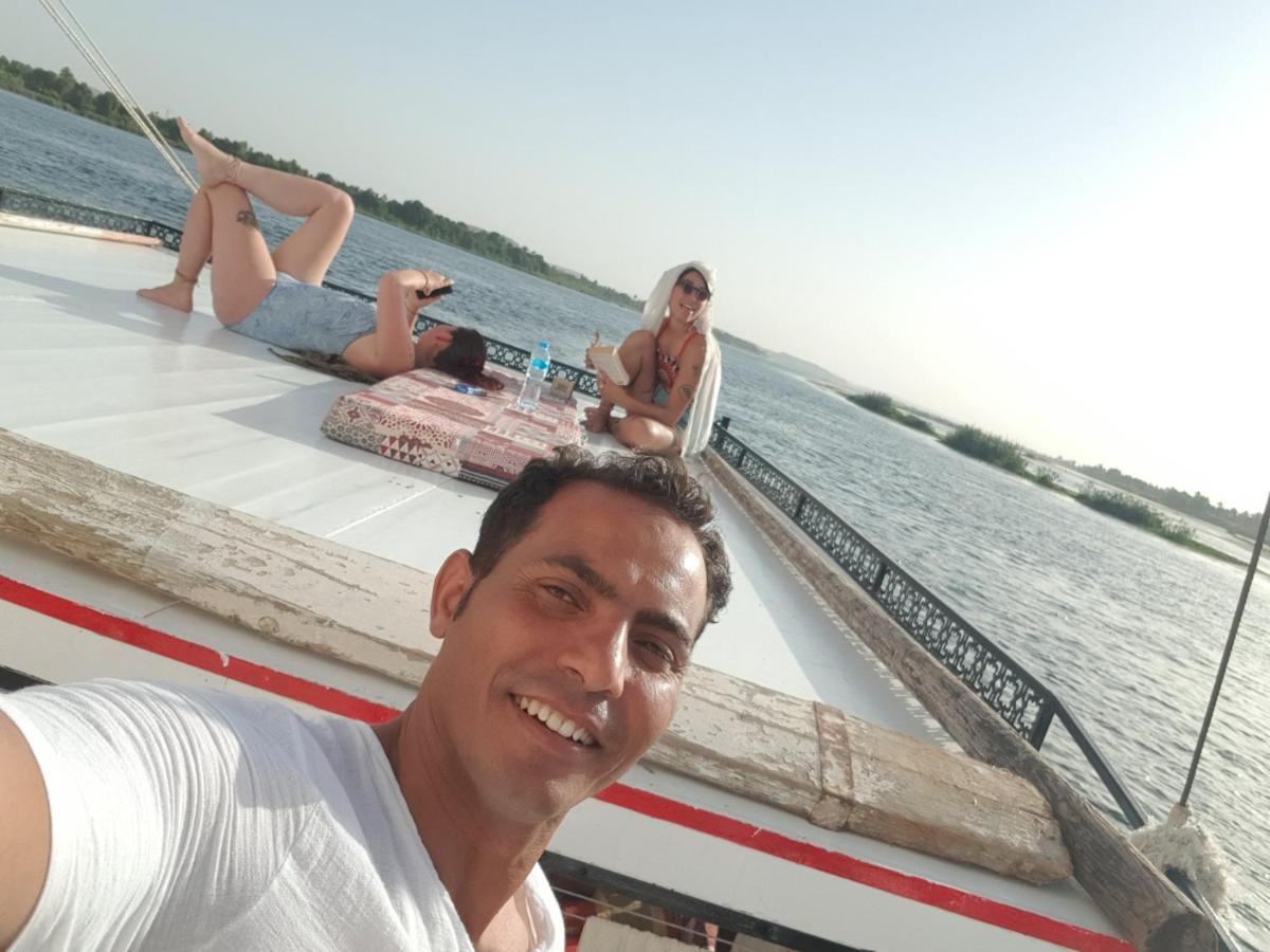Nile Sunrise Felucca Boat Private Rental Luxor Ngoại thất bức ảnh
