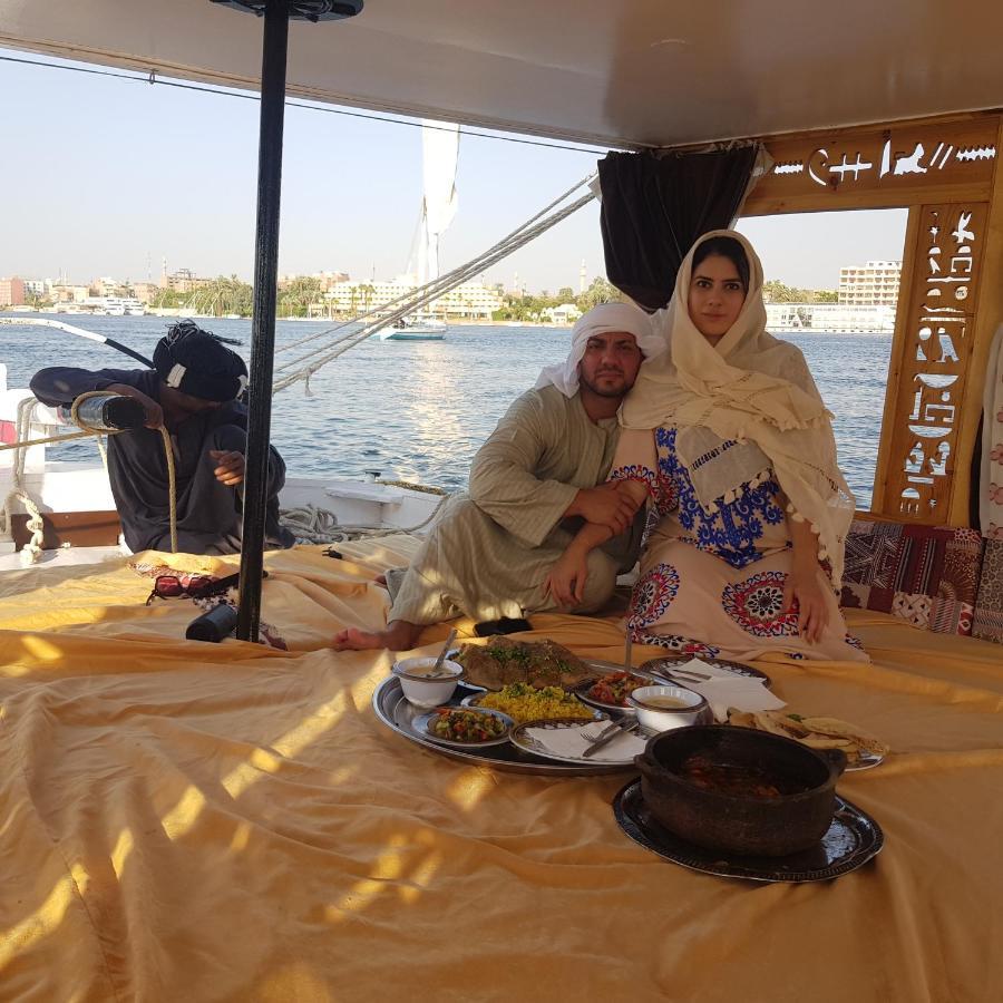 Nile Sunrise Felucca Boat Private Rental Luxor Ngoại thất bức ảnh