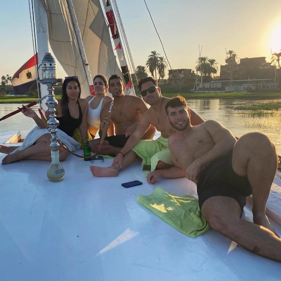 Nile Sunrise Felucca Boat Private Rental Luxor Ngoại thất bức ảnh