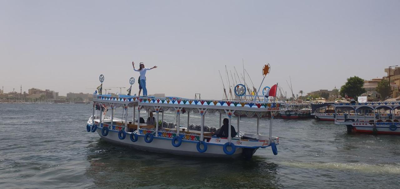 Nile Sunrise Felucca Boat Private Rental Luxor Ngoại thất bức ảnh